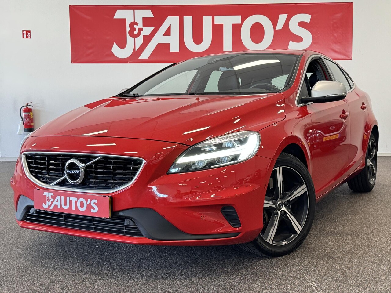 Volvo V40 - 2.0 T4 Business Sport NAVIGATIE, CRUISE, ECC AIRCO, - AutoWereld.nl