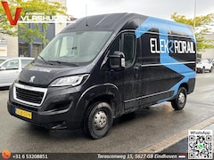 Peugeot Boxer - 330 2.2 BlueHDi 140 L2H2 Premium | MOTOR DEFECT | € 5.350, - NETTO