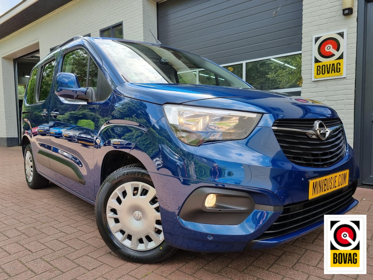 Opel Combo Life - 1.2 Turbo L1H1 Edition 130pk. Aut. NAVI / CRUISE / PDC / STOELVERWARMING - AutoWereld.nl