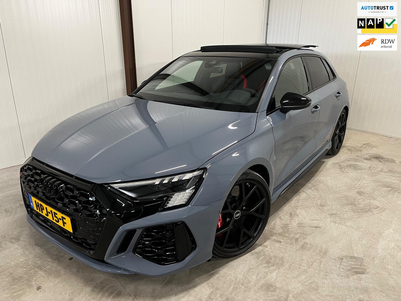 Audi RS3 - 2.5 TFSI Quattro 2022 KERAMISCH/MASSAGE/PANO/B&O/AMBIENT/KEYLESS/MATRIX/NIEUWSTAAT - AutoWereld.nl