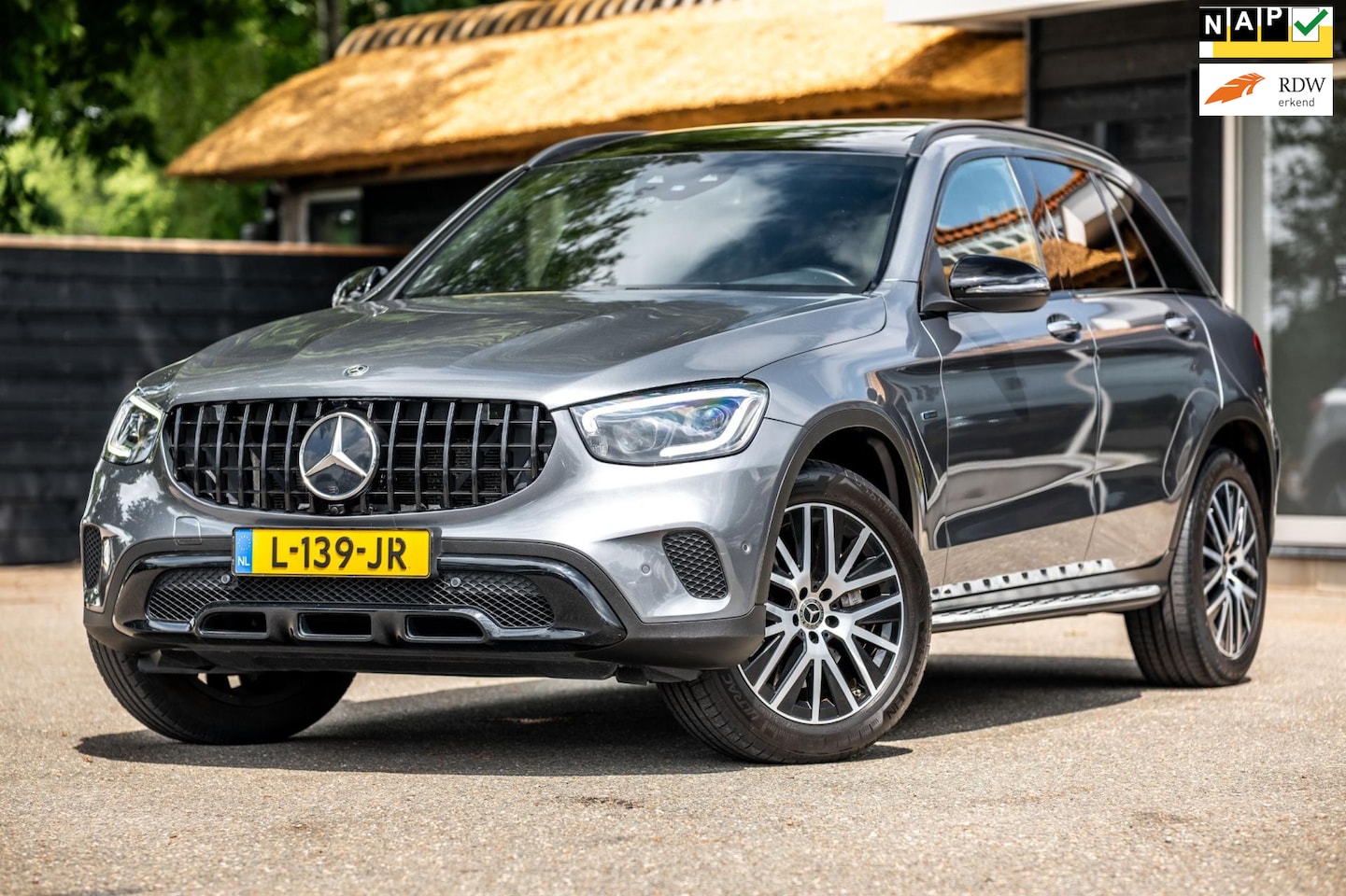 Mercedes-Benz GLC-klasse - 300e 4MATIC Business Solution AMG Styling I Trekhaak I Leder I Sportstoelen I Led I Adapti - AutoWereld.nl