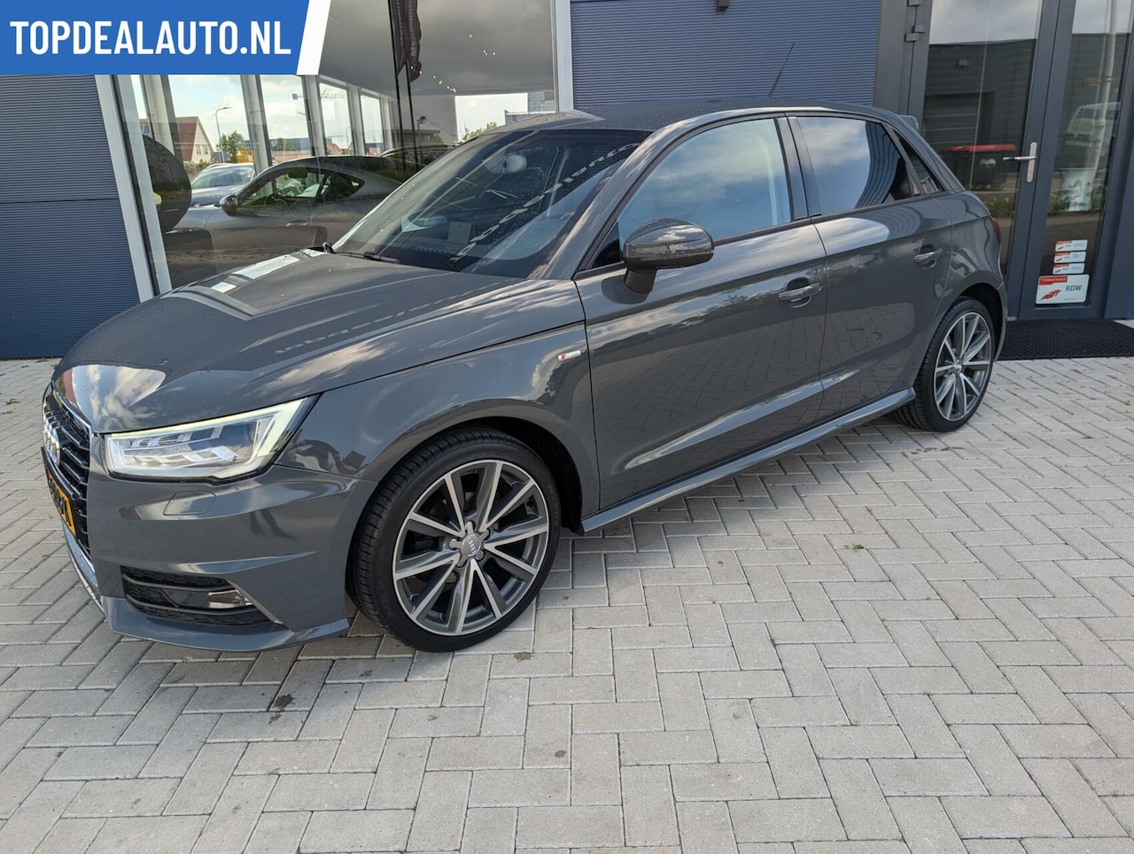 Audi A1 Sportback - 1.0 TFSI Sport S line Edition Nardo/Bose - AutoWereld.nl