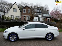 Volkswagen Passat - 1.4 TSI GTE Hybrid 156pk Automaat Navi Trekhaak