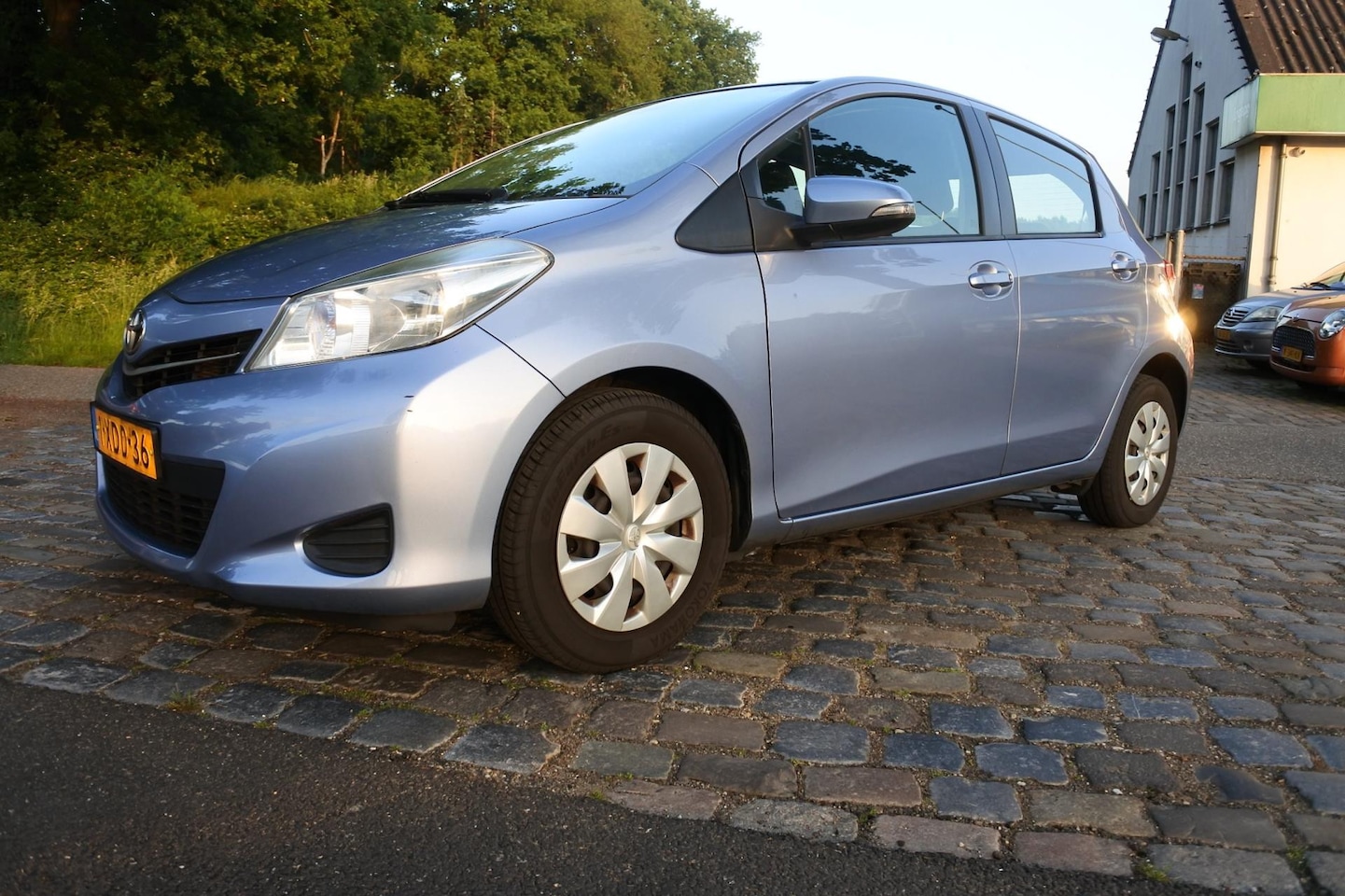 Toyota Yaris - 1.3 VVT-i Now 5 drs airco apk dealer onderhouden - AutoWereld.nl