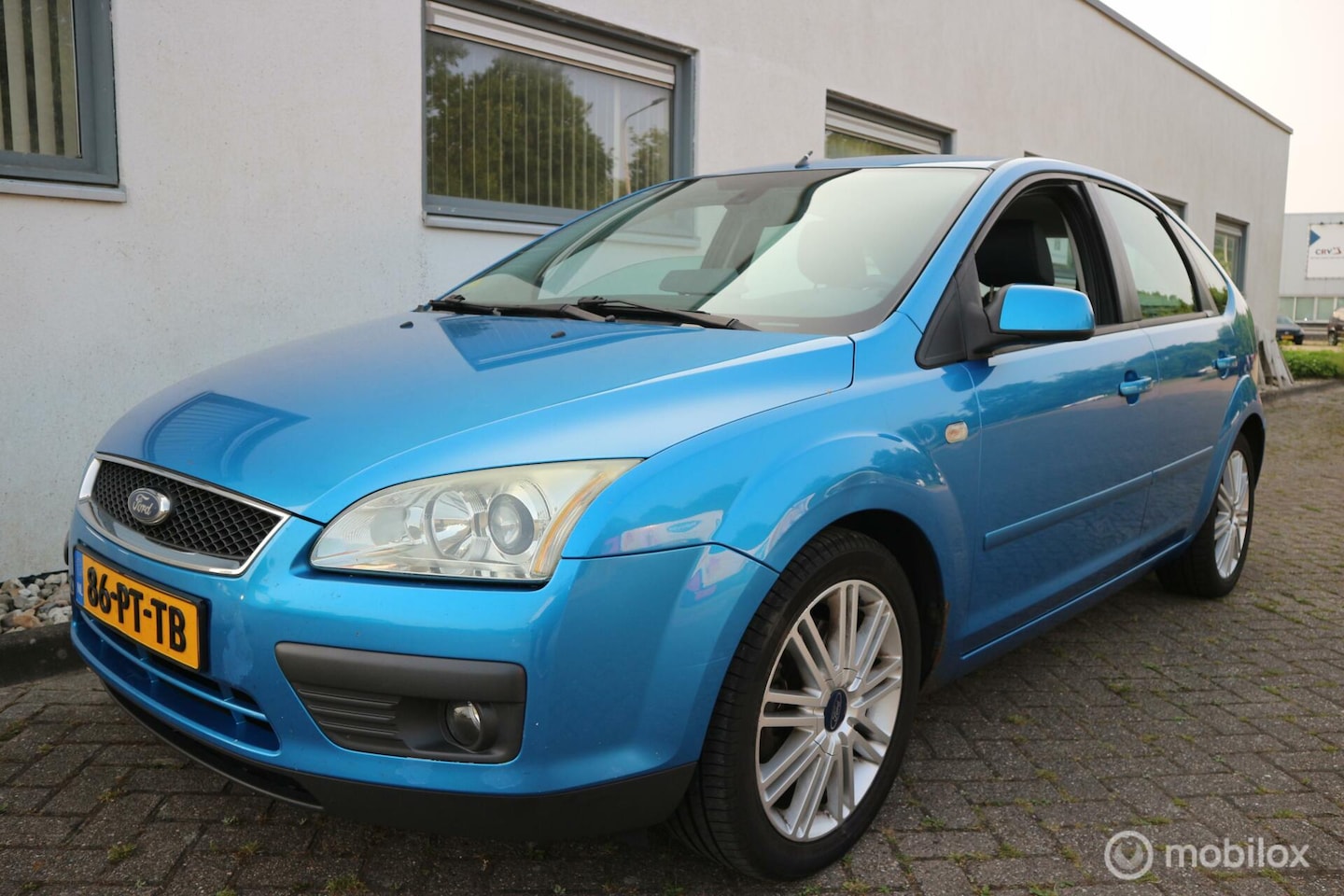 Ford Focus - 2.0-16V Titanium ECC/CRUISE-CONTROL/TREKHAAK - AutoWereld.nl