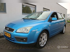 Ford Focus - 2.0-16V Titanium ECC/CRUISE-CONTROL/TREKHAAK