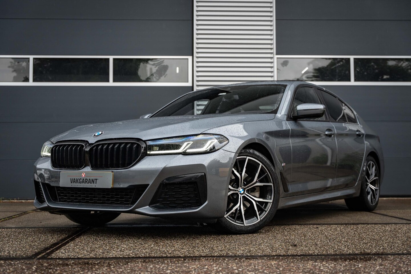 BMW 5-serie - 520i M Sport |Schuifdak |Leder |Head-up |Laser LED |Trekhaak - AutoWereld.nl