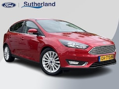 Ford Focus - 1.5 Ecoboost Titanium 150pk Automaat | Trekhaak | Navigatie | Voorruit verwarming | 17 inc