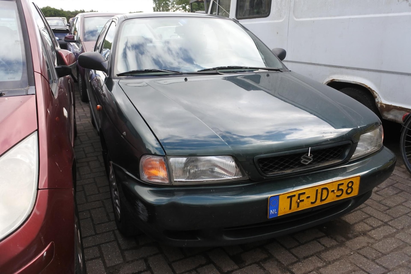 Suzuki Baleno - 1.3 GLX automaat rijbaare a.achade 98 dkm 4 drs - AutoWereld.nl