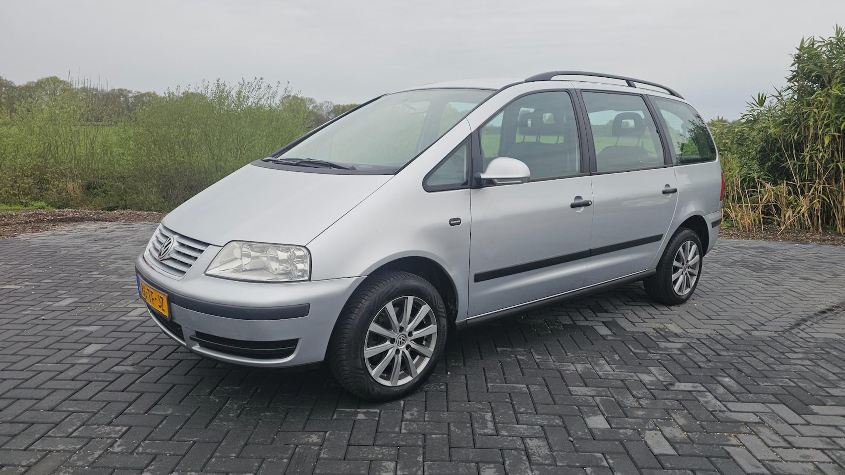 Volkswagen Sharan - 2.0 Trendline 7-persoons nieuwe APK! - AutoWereld.nl