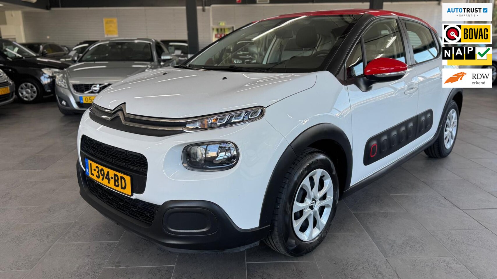 Citroën C3 - 1.2 PureTech Live 5-deurs airco cruise controle elektrische pakket parkeersensoren stoelve - AutoWereld.nl