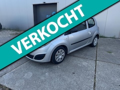Renault Twingo - 1.2 Authentique LEES ADVERTENTIE MOTOR LOOPT OP 2 CILDERS