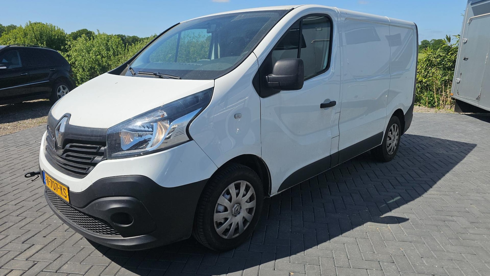 Renault Trafic - 1.6 dCi T27 L1H1 Comfort 2017 MOTORSCHADE! - AutoWereld.nl