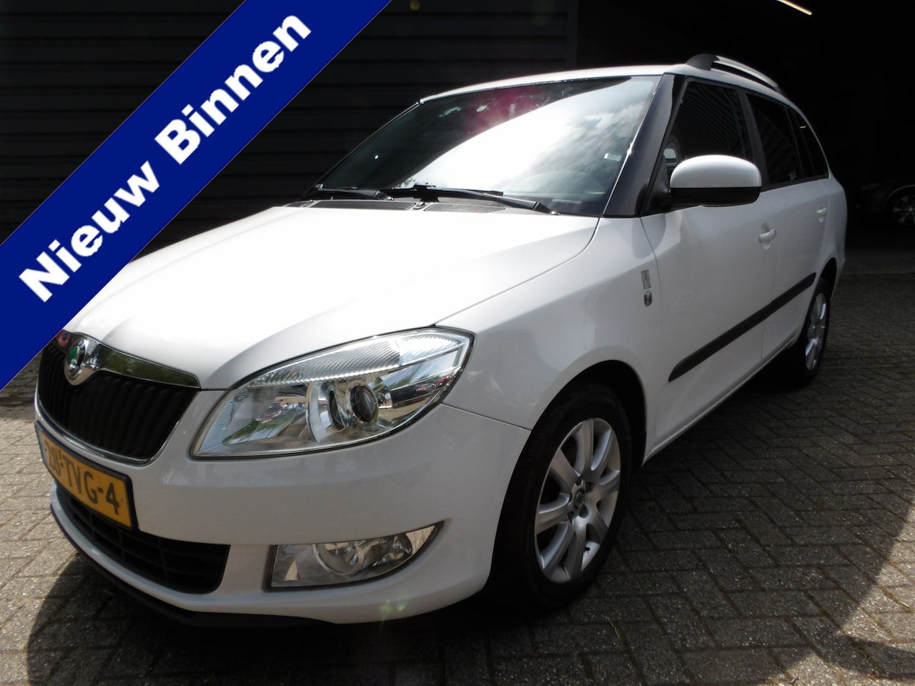 Skoda Fabia Combi - 1.2 TSI Style Cruise Airco Trekhaak Nw APK - AutoWereld.nl