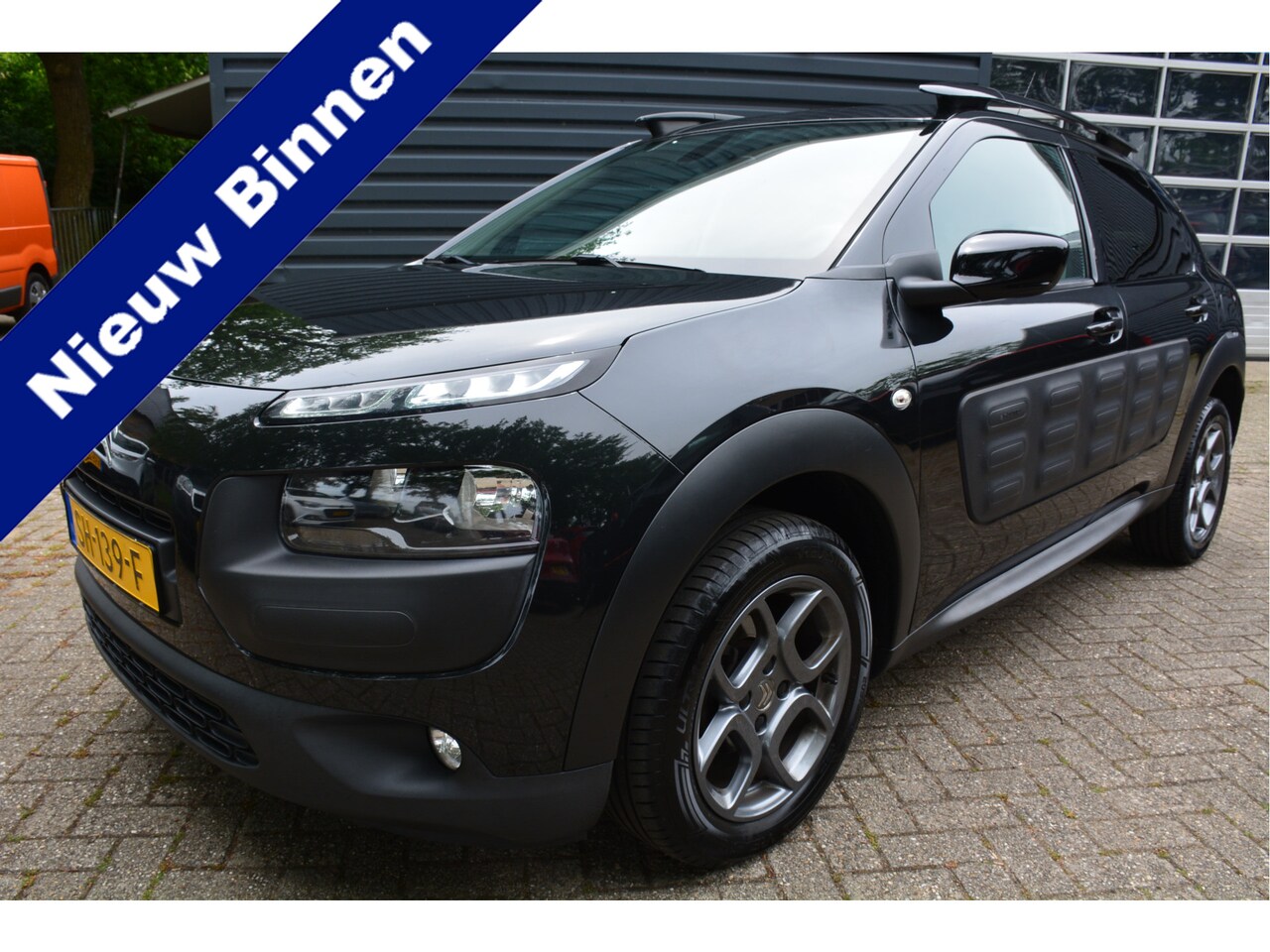 Citroën C4 Cactus - 1.2 PureTech Shine PDC Camera Clima LM - AutoWereld.nl