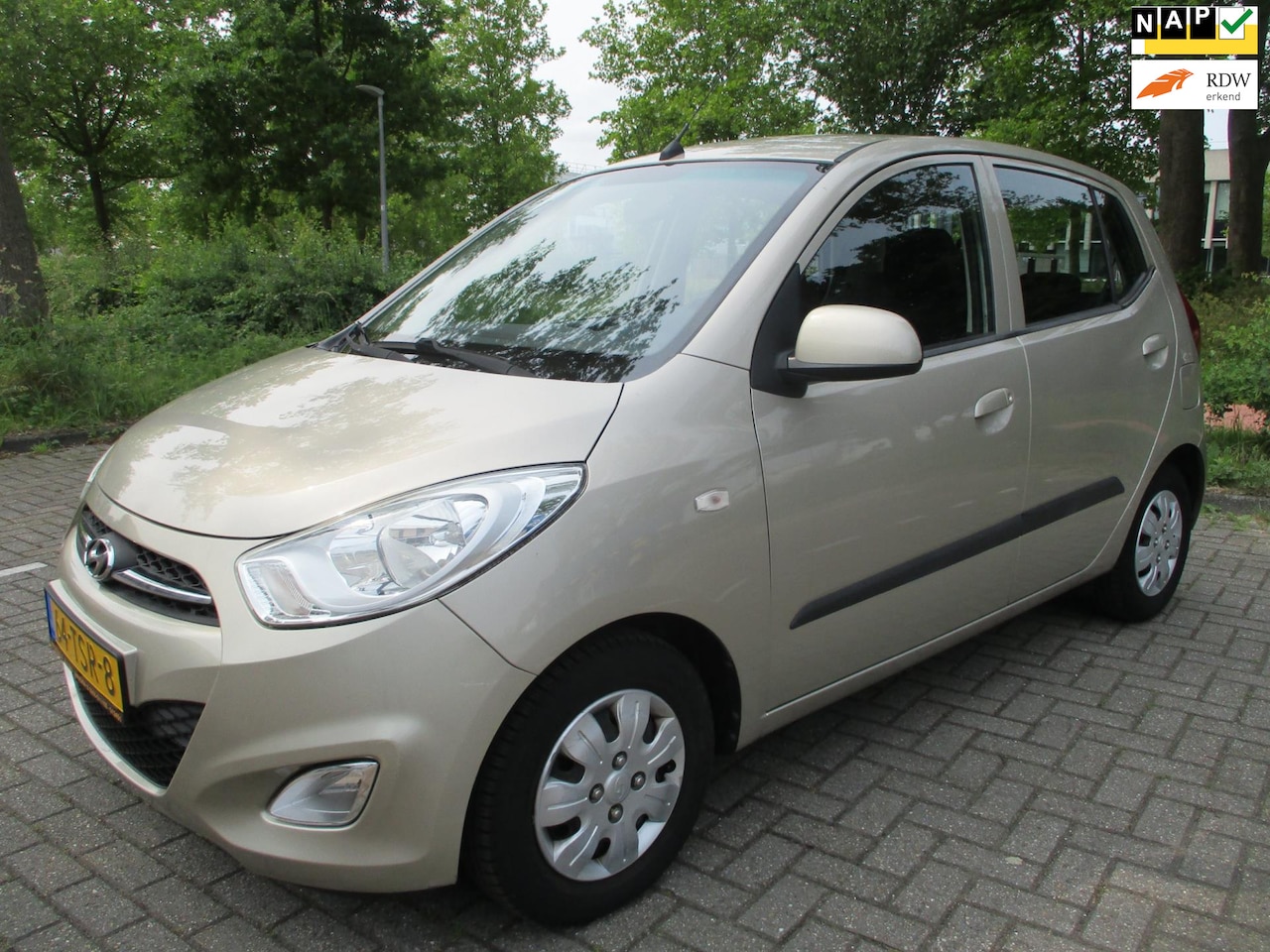 Hyundai i10 - 78.000 km Airco - AutoWereld.nl
