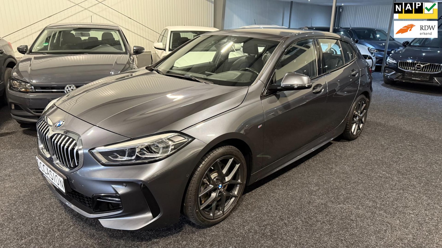 BMW 1-serie - 120i M Sport Virtueel Display, Navi, Achteruit camera, Apple Carplay - AutoWereld.nl