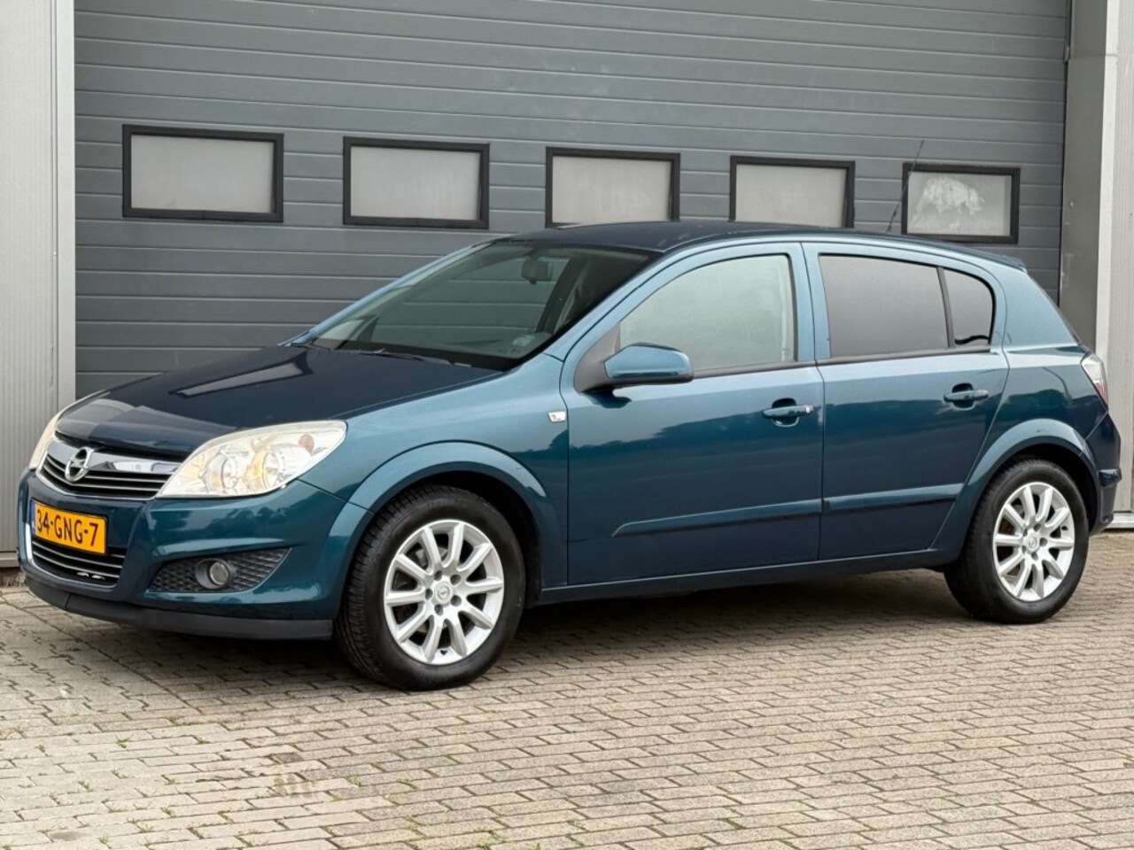 Opel Astra - 1.6 Temptation 116PK Airco Cruise Trekhaak - AutoWereld.nl