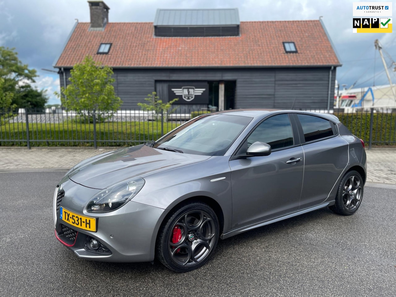 Alfa Romeo Giulietta - 1.4 Turbo 170PK MultiAir Super Automaat Leer Navi Led-Xenon - AutoWereld.nl