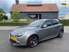 Alfa Romeo Giulietta - 1.4 Turbo 170PK MultiAir Super Automaat Leer Navi Led-Xenon