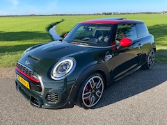 MINI John Cooper Works - 2.0 John Cooper Works Chili o.a. Harman Kardon, panorama dak, sportstoelen, navigatie, bluetooth en Head-up display.