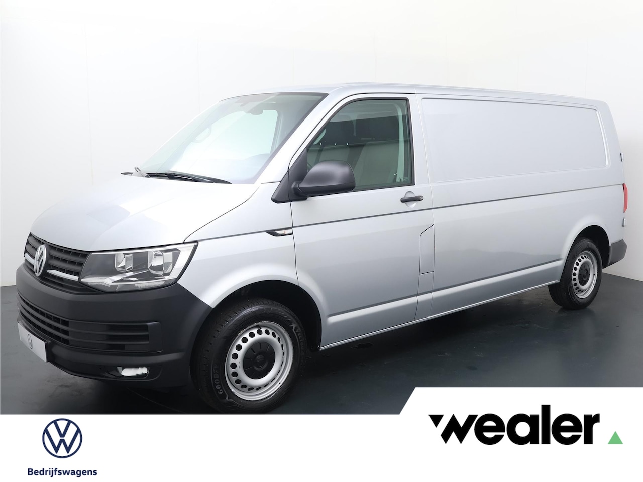 Volkswagen Transporter - 2.0 TDI L2H1 Comfortline Executive+ | 102 PK | Comfortstoel + Bijrijdersbank | Navigatiesy - AutoWereld.nl