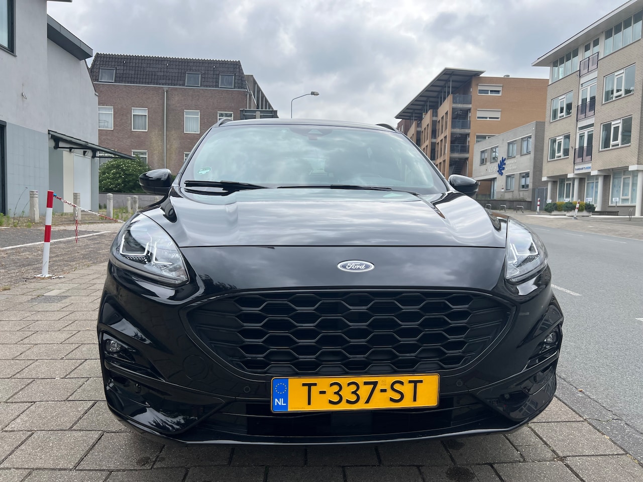 Ford Kuga - 2.5 PHEV ST-Line - AutoWereld.nl
