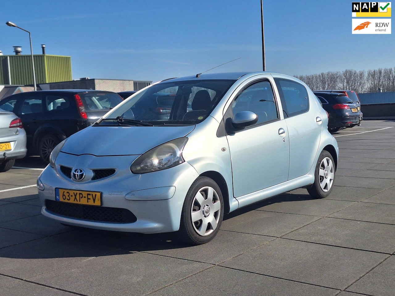 Toyota Aygo - €1599,1.0-12V + Airco Apk 2026 5Drs Nappas - AutoWereld.nl