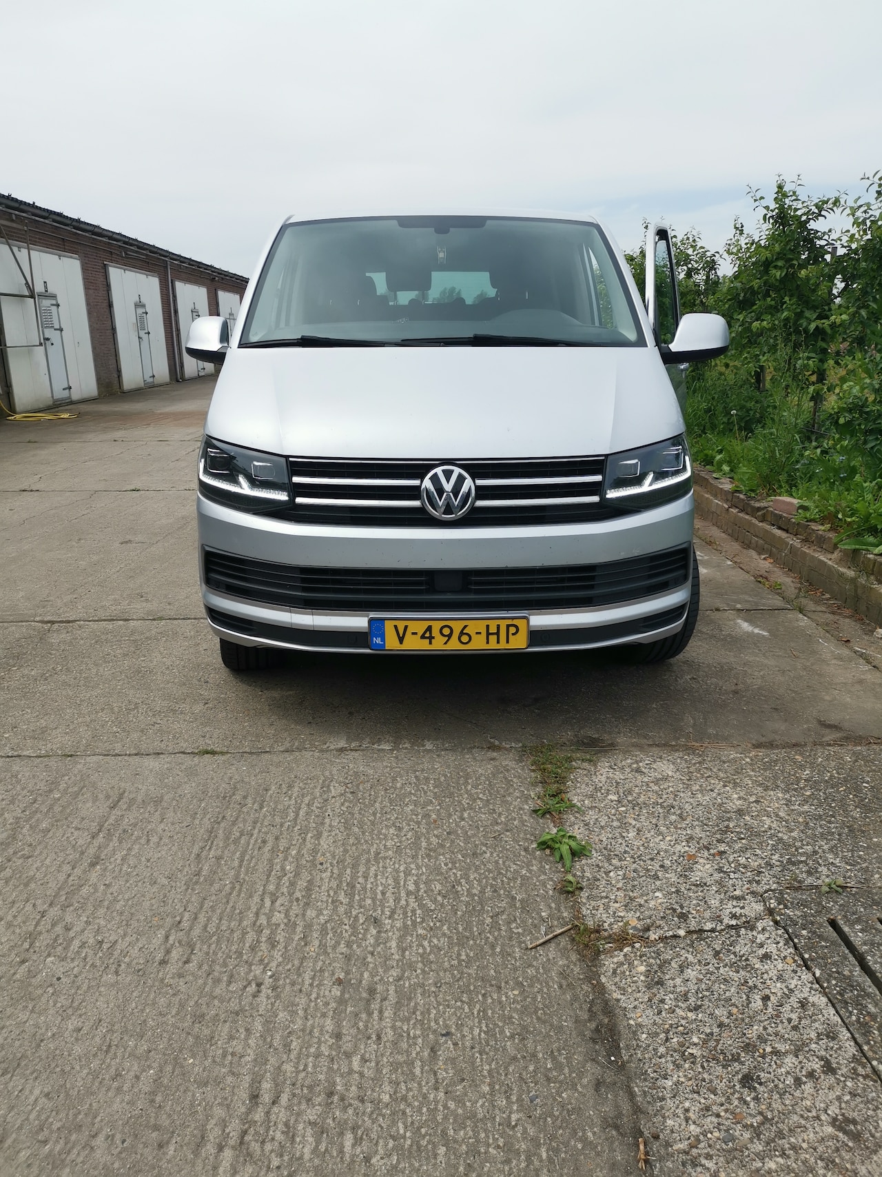 Volkswagen Transporter - 2.0 TDI L2H1 DC Highline Caravelle T6 Dubbele Cabine - AutoWereld.nl
