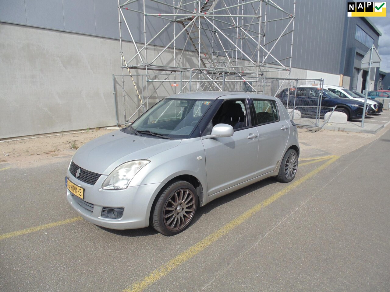 Suzuki Swift - 1.3 Shogun 1.3 Shogun - AutoWereld.nl