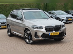 BMW iX3 - Executive 80 kWh / SOH 99% / Trekhaak / Panoramadak / Camera / Leder / 20'' / DAB / Sfeerv