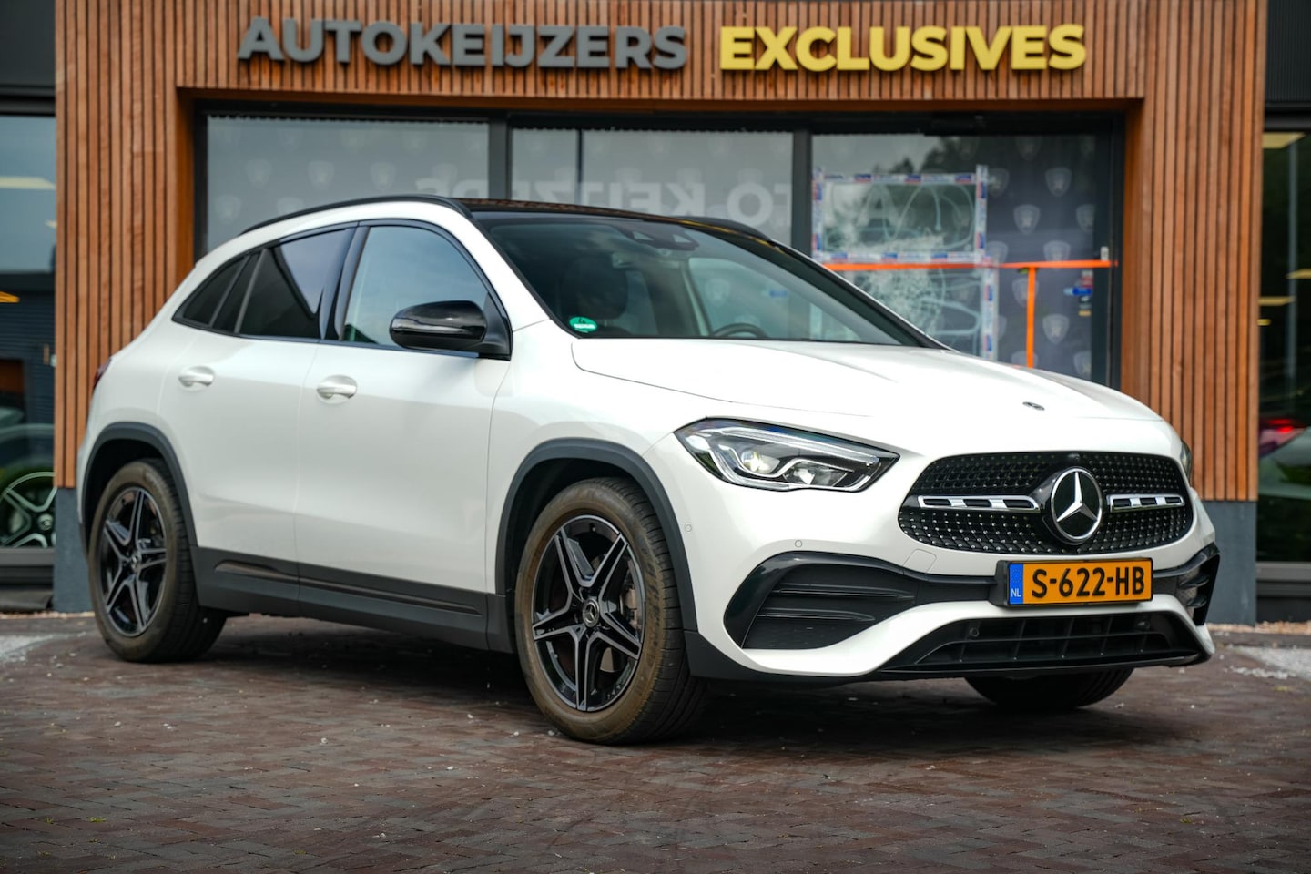 Mercedes-Benz GLA-Klasse - 200 AMG Line Panodak Ambient Stoelverw. Camera Cruise - AutoWereld.nl