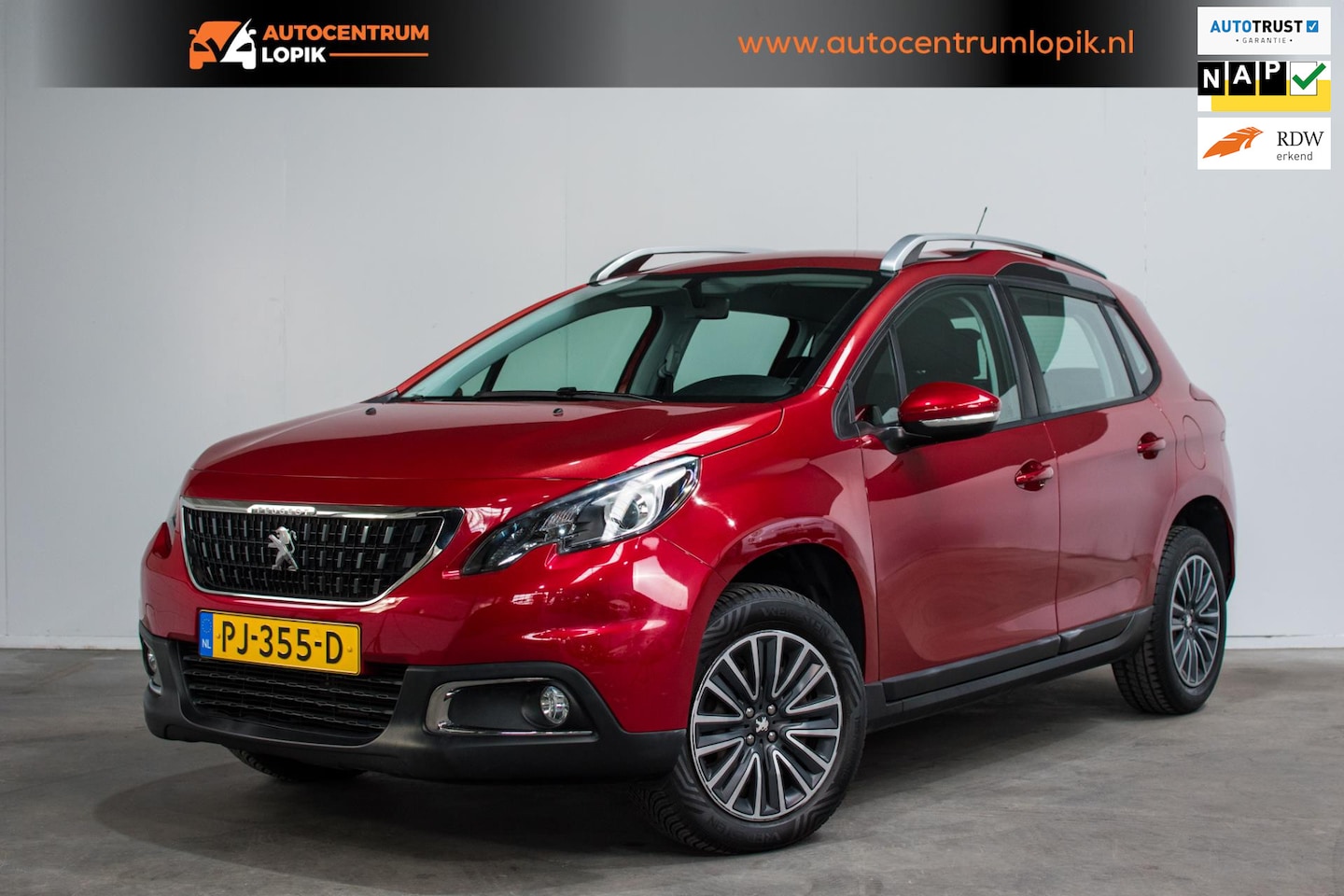 Peugeot 2008 - 1.2 PureTech Blue Lion *NAP*Trekhaak - AutoWereld.nl