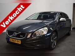 Volvo V60 - T3 150pk AUT6 R-Design Trekhaak 1600kg/ Navi/ Cruise/ Donker glas