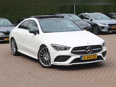 Mercedes-Benz CLA-Klasse - 180 Business Solution AMG / Panoramadak / Camera / 19'' / Sfeerverlichting / Leder&Alcanta