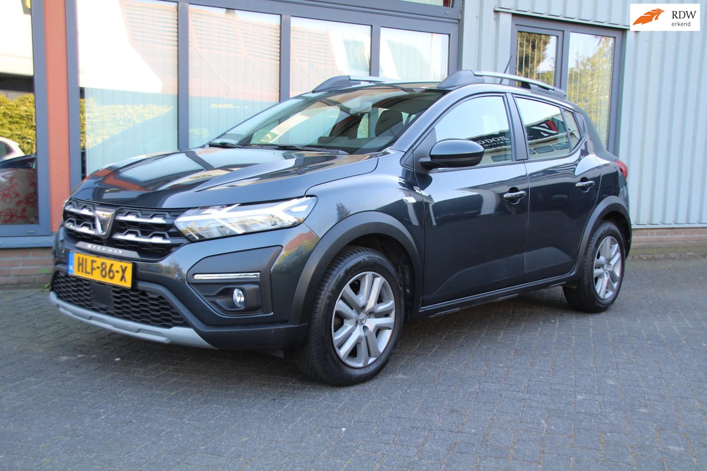 Dacia Sandero Stepway - 1.0 TCe 90 Comfort Automaat - AutoWereld.nl