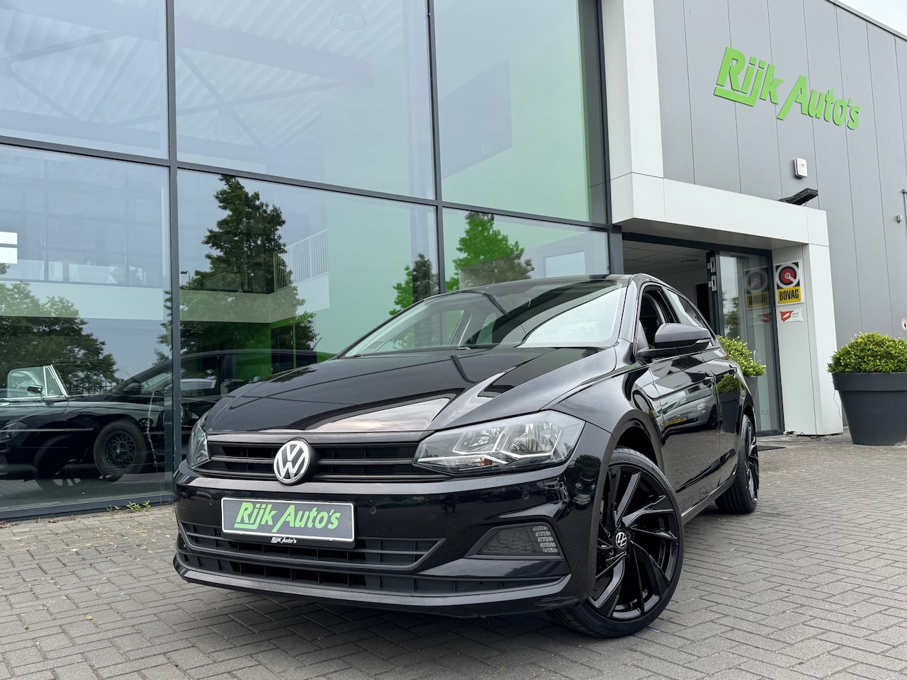 Volkswagen Polo - 1.0 Trendline * Cruise Control * PDC 2X * Licht en Zicht Pakket - AutoWereld.nl