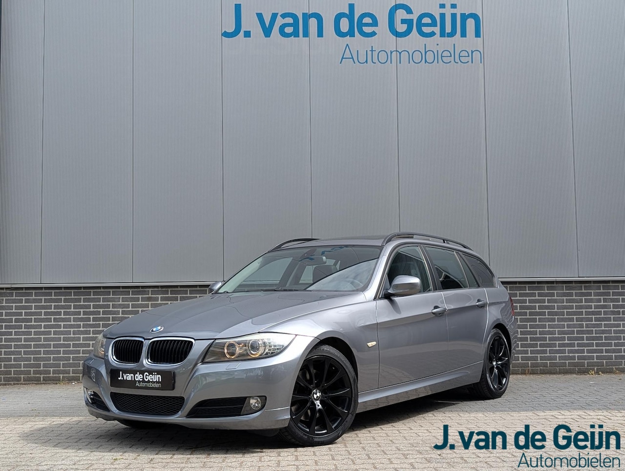 BMW 3-serie Touring - 320i Business Line Style | Panorama | Leer | Automaat | Xenon - AutoWereld.nl
