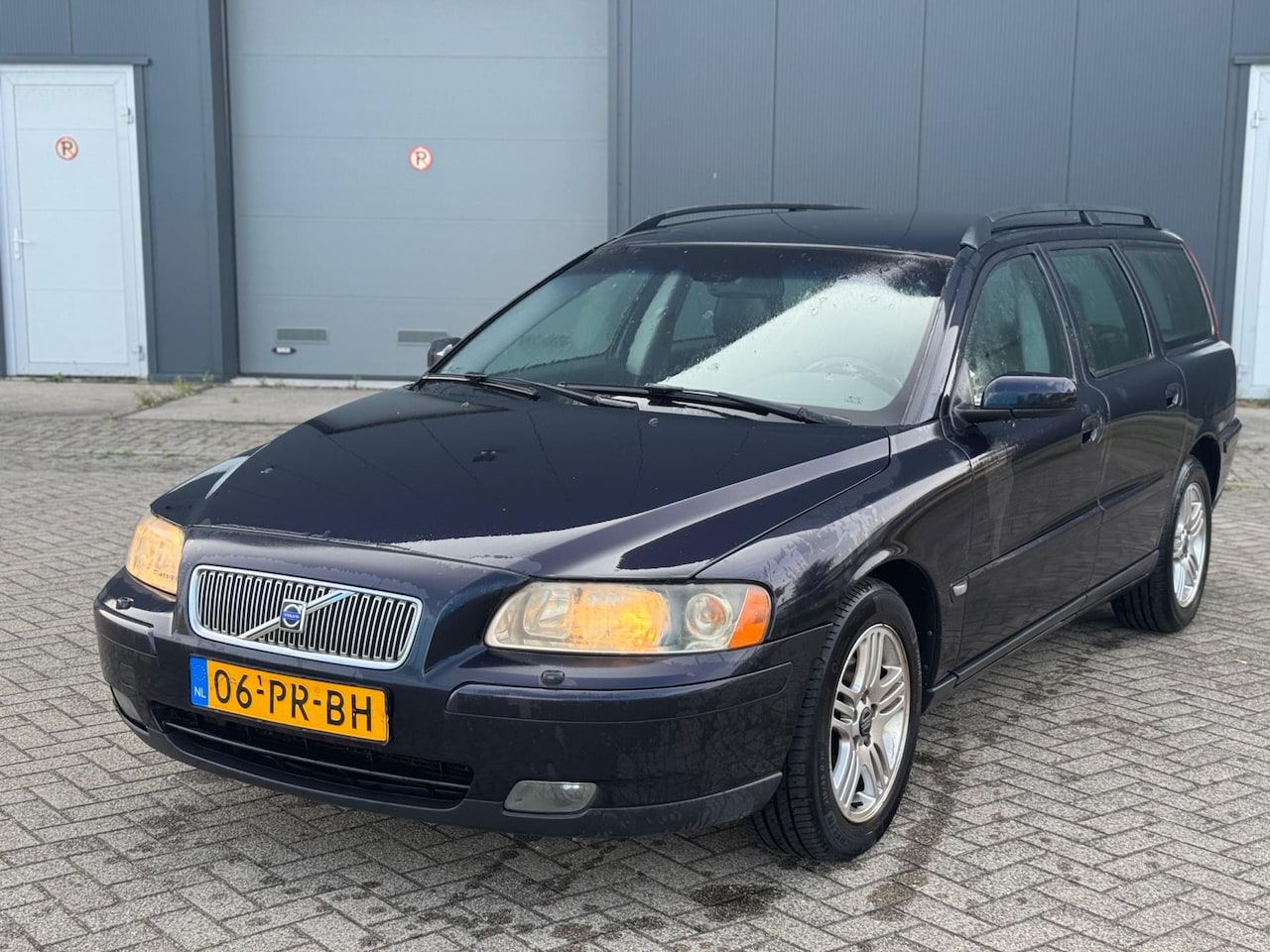 Volvo V70 - 2.4 Momentum Clima Airco Elektrische Ramen - AutoWereld.nl
