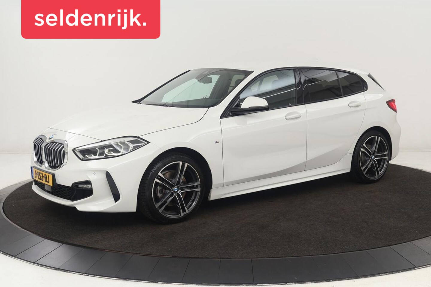BMW 1-serie - 118i M Sport | Carplay | Sportstoelen | Full LED | Live Cockpit | Navigatie | Climate cont - AutoWereld.nl