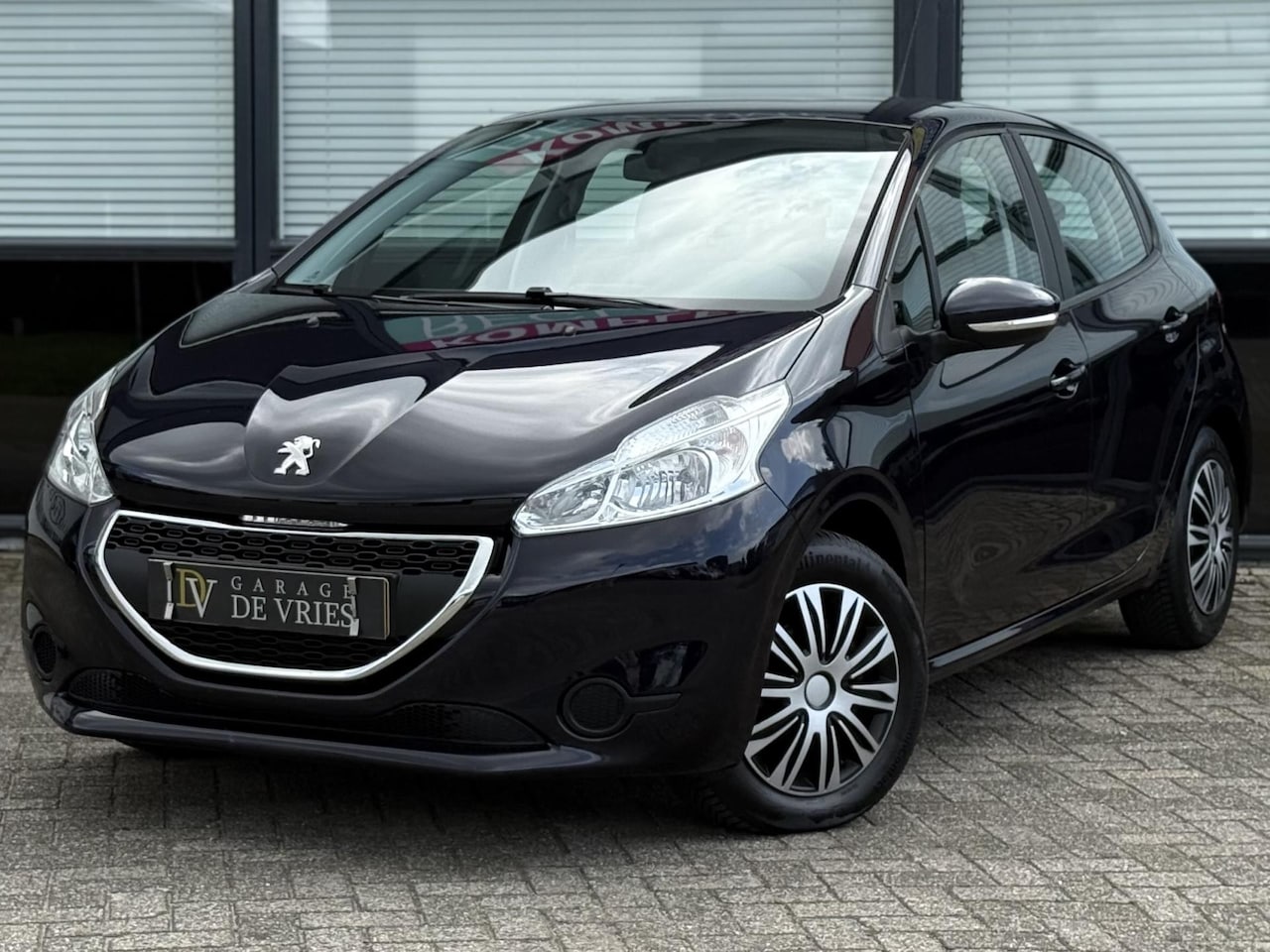 Peugeot 208 - 1.2 VTi Active Navi Orig NL NAP 100% Dealer Onderhouden - AutoWereld.nl
