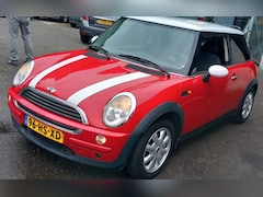 MINI One - 1.6 One Salt Mini One Salt in het rood