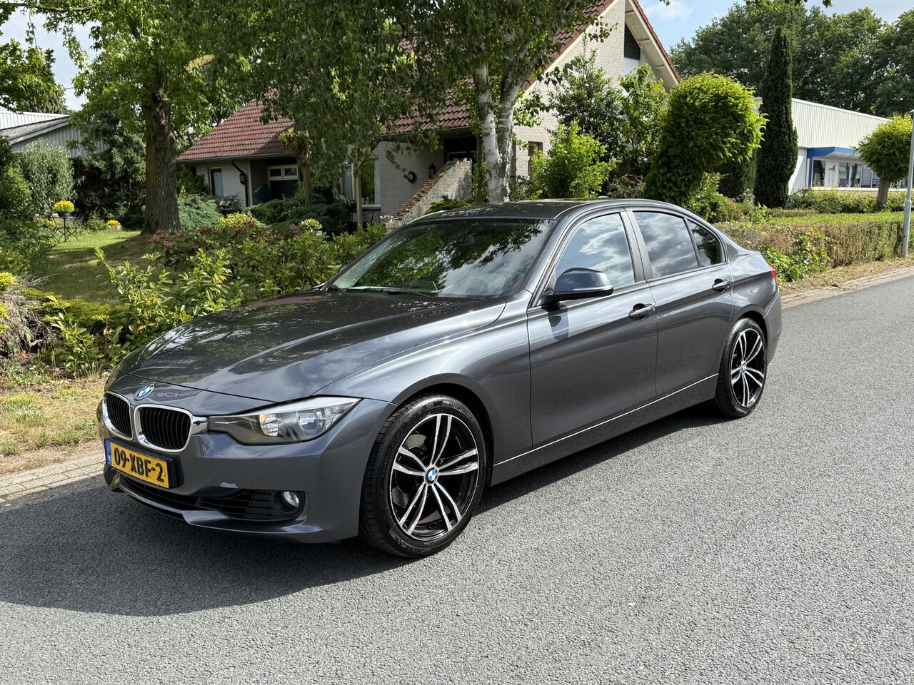 BMW 3-serie - 320i High Executive 184PK Automaat•Leder•Navi - AutoWereld.nl