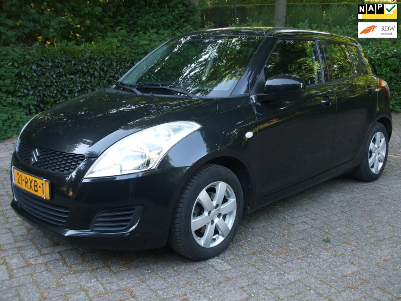 Suzuki Swift - 1.2 Comfort EASSS airco 1e eigenaar zwart 5 deurs NL auto - AutoWereld.nl