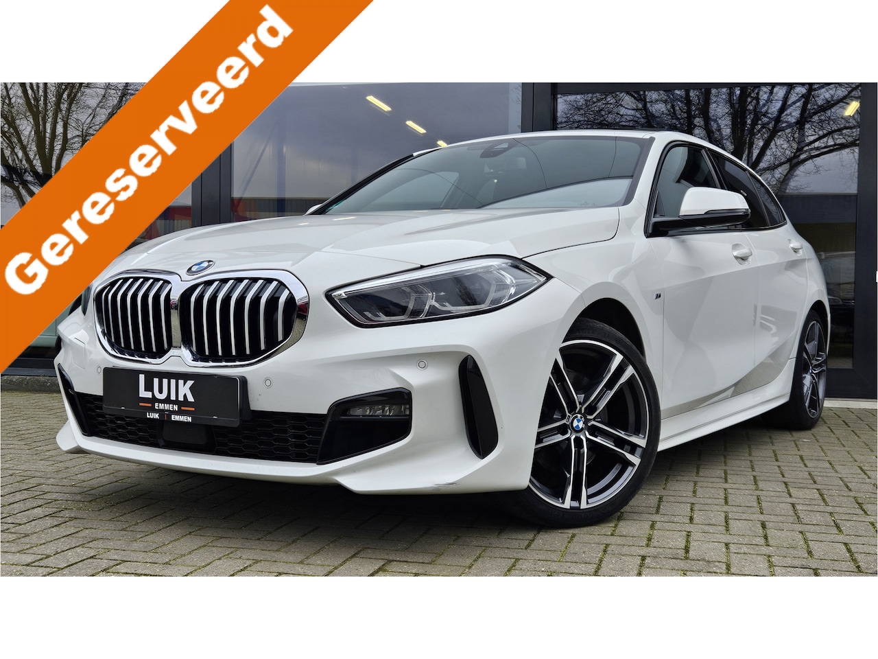 BMW 1-serie - 118i High Executive + M-SPORT + PANO DAK + M KUIPSTOELEN + DIG DASHBOARD - AutoWereld.nl