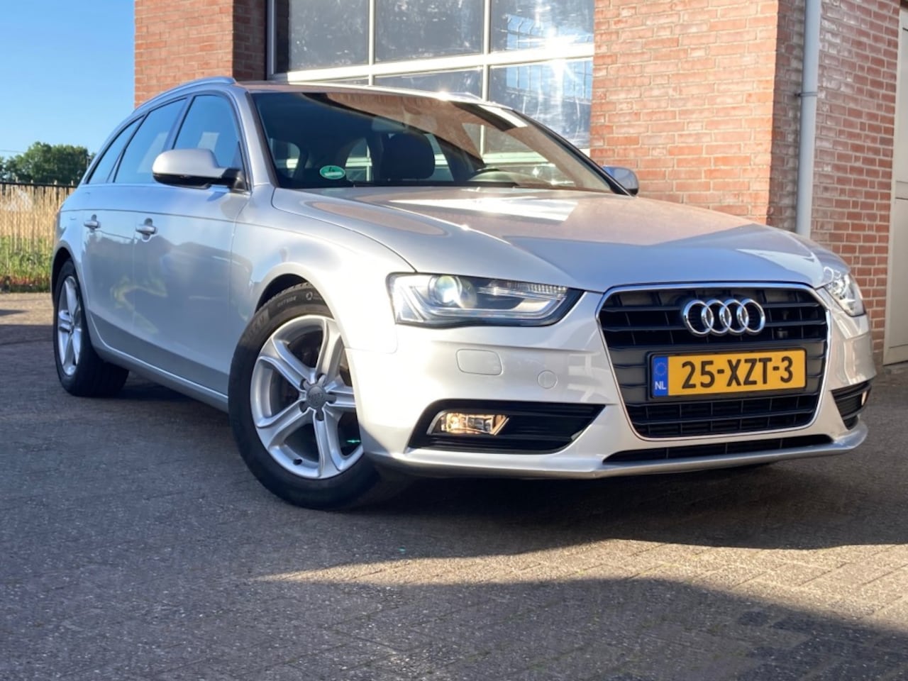 Audi A4 - Pro Line Business, Clima, Trekhaak, Cruise - AutoWereld.nl