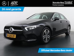 Mercedes-Benz A-klasse - 180 Luxury Business Solution | Trekhaak Wegklapbaar | Stoelverwarming Voor | Sfeerverlicht