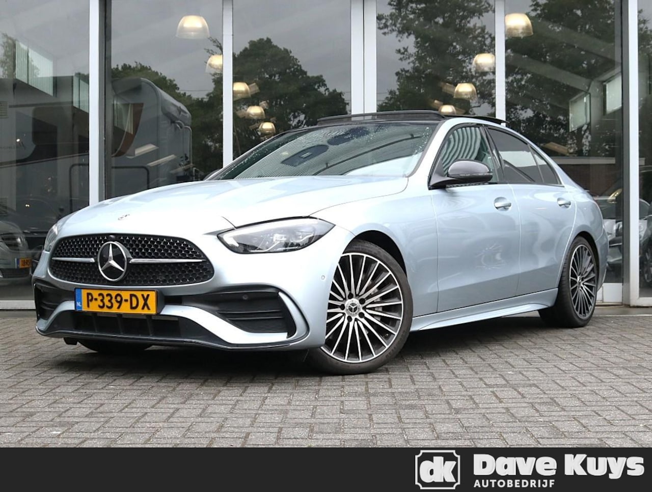 Mercedes-Benz C-klasse - 200 Launch Edition AMG Line | Panorama | Trekhaak - AutoWereld.nl