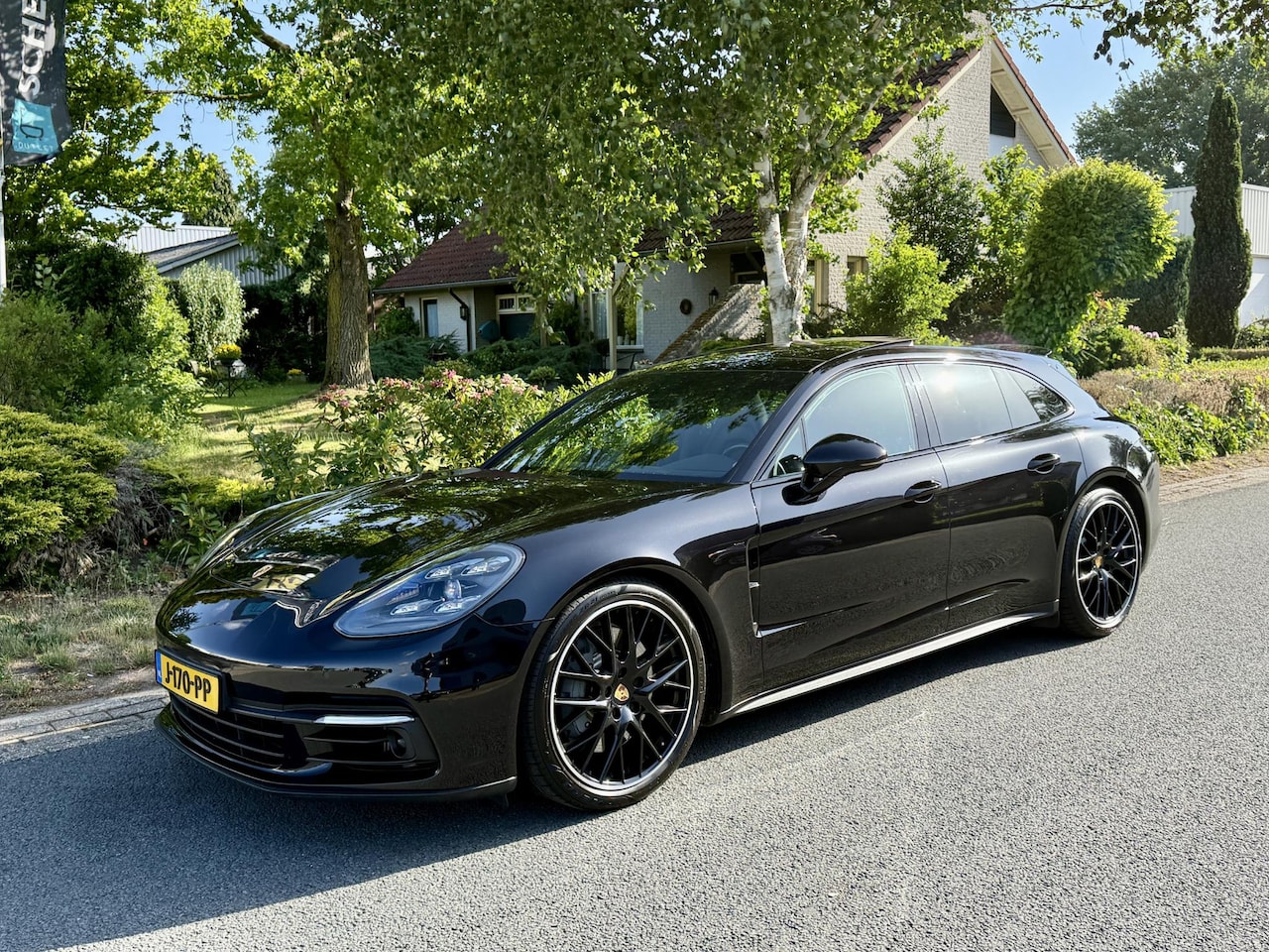 Porsche Panamera Sport Turismo - 2.9 V6 4S 530PK Pano•Trekhaak•Bose - AutoWereld.nl