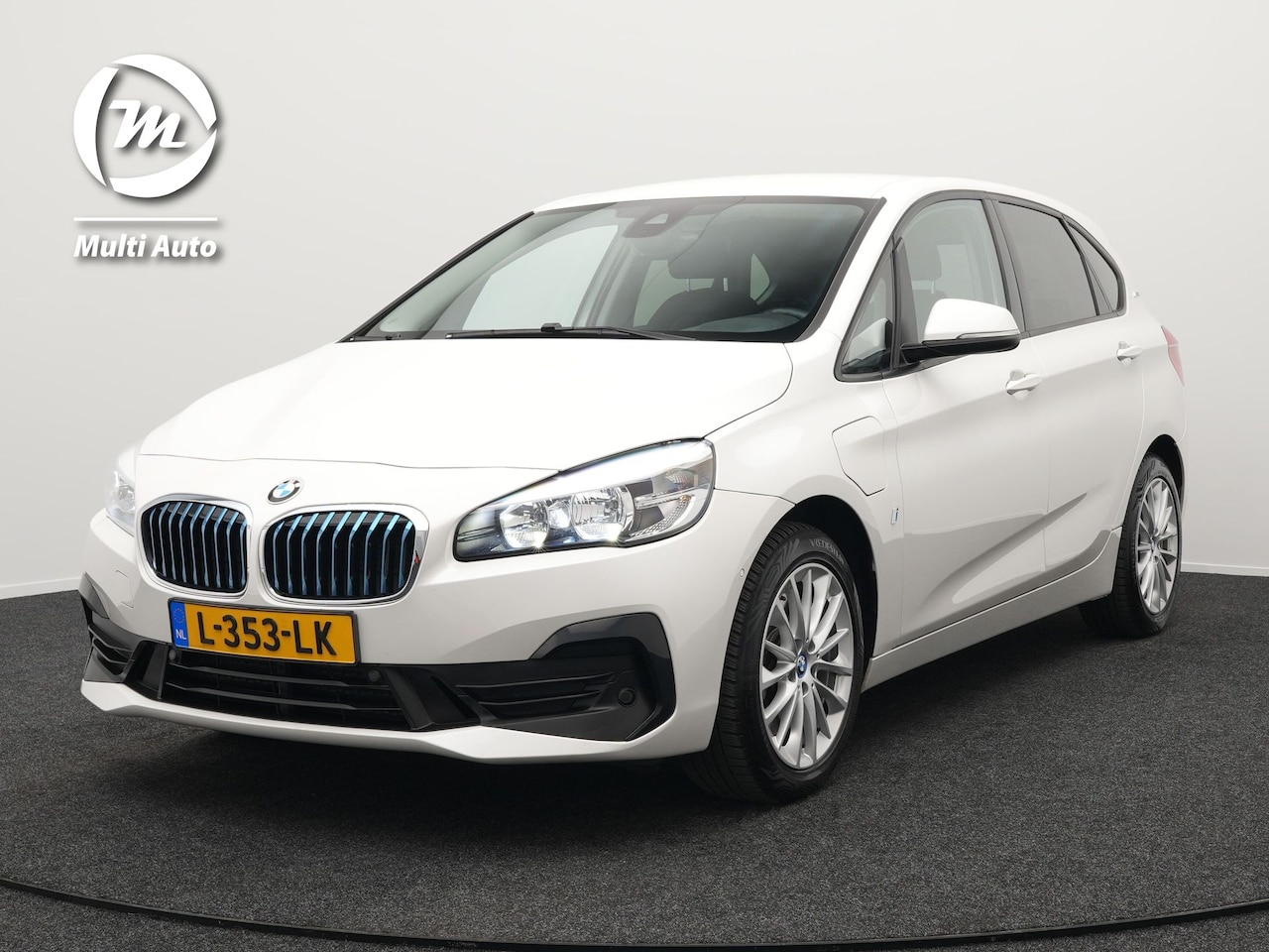 BMW 2-serie Active Tourer - 225xe iPerformance Plug In Hybrid 225pk PHEV | Navi | Stoelverwarming | 17"L.M | El. Achte - AutoWereld.nl